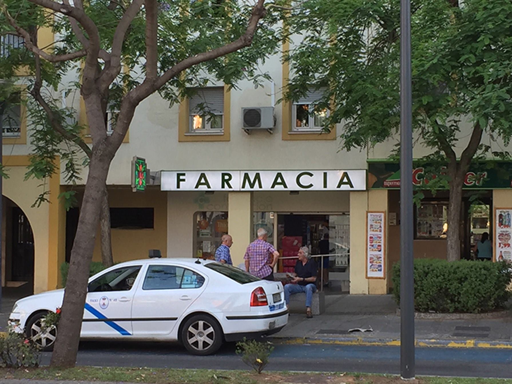 farmacia-constitucion-fachada-dia-soleado